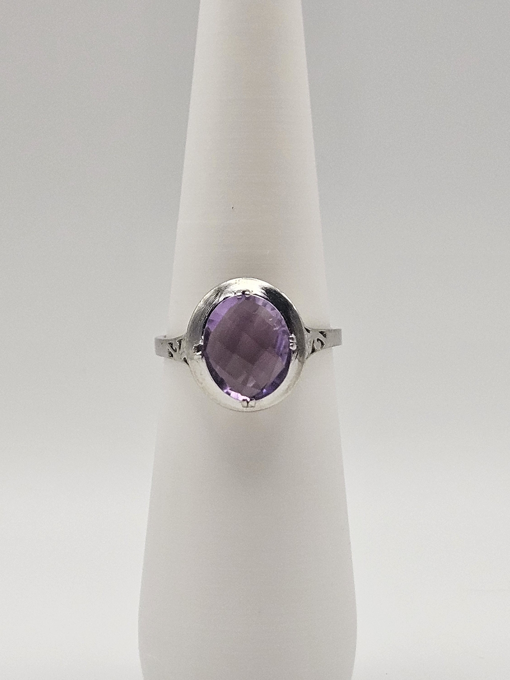 Sterling Silver Oval Amethyst Ring